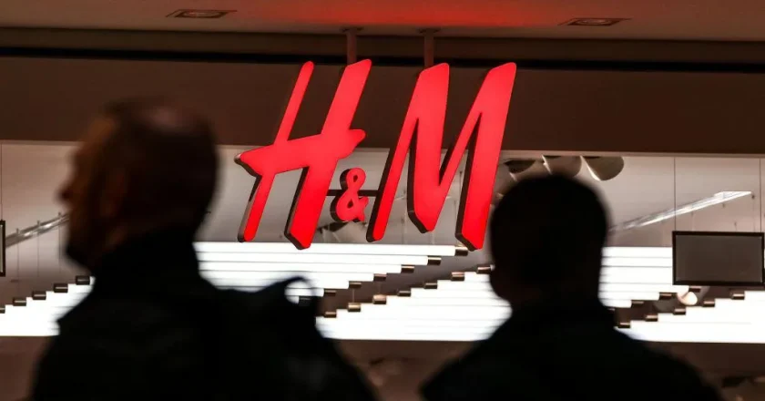 H&M DITCHES REAL MODELS?! Goes Full AI with Digital Clones!